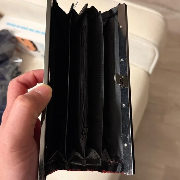 Tatreez Embroidered Clutch - Picture 5 of 5